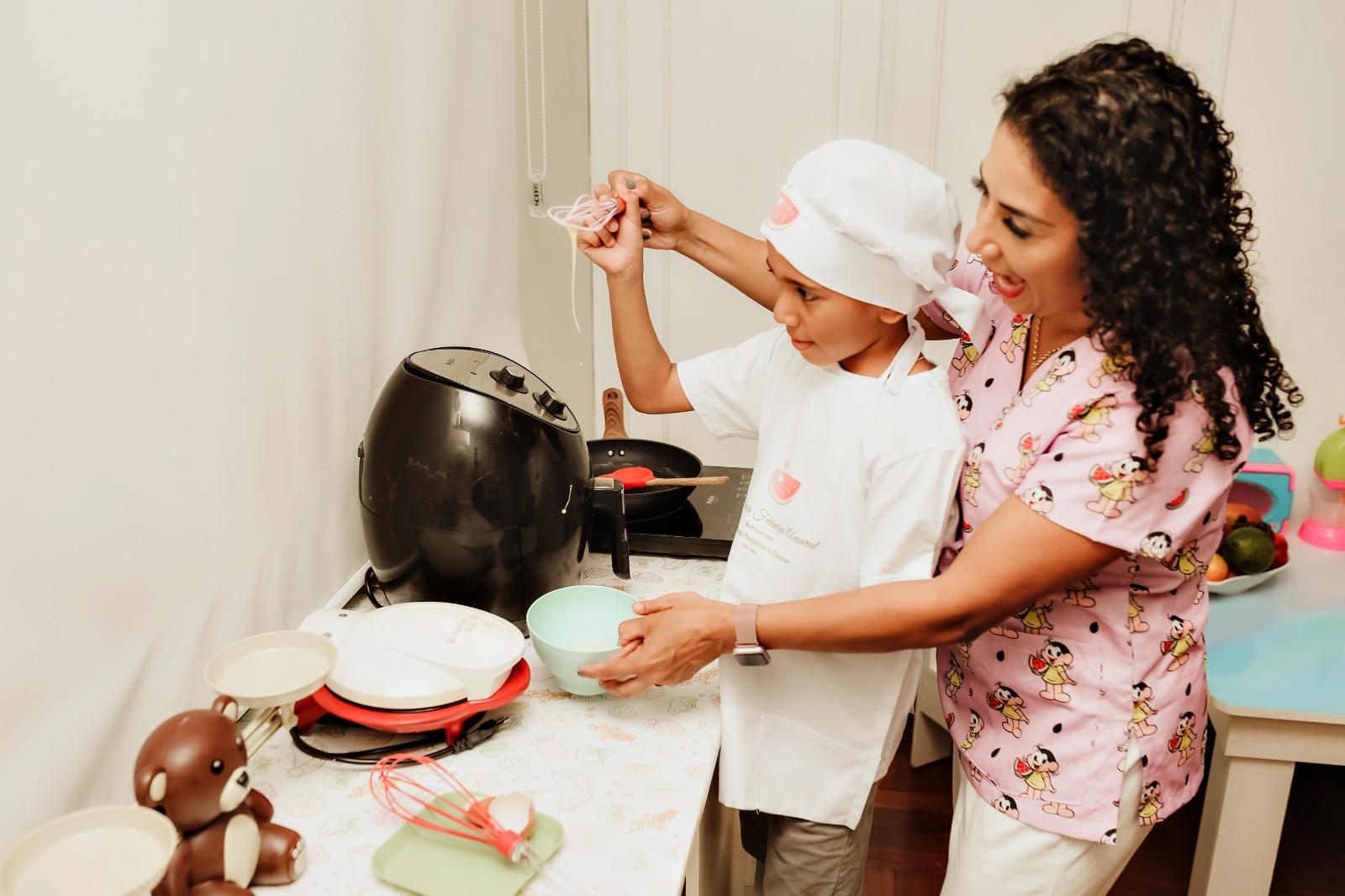 Cozinha onde as crianças preparam receitas